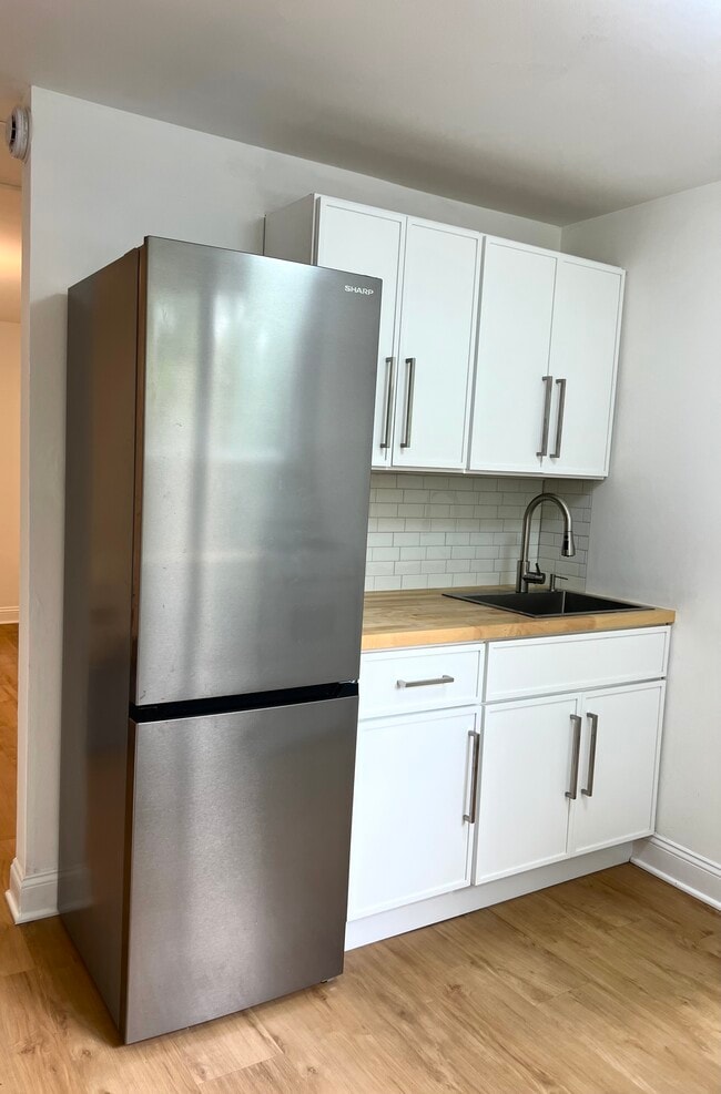 1491 Elm St, Unit 4 in Stratford, CT - Building Photo - Building Photo
