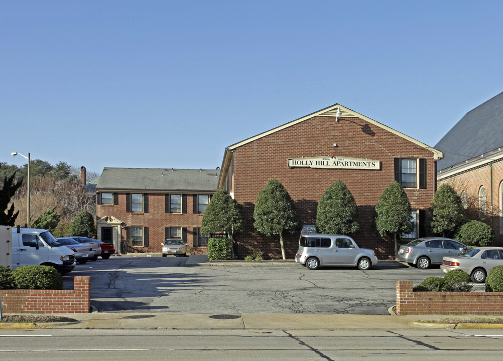 Holly Hill Apartments in Virginia Beach, VA - Building Photo