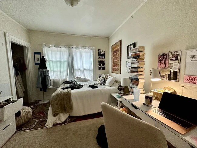 14 Curtis Ave, Unit 2 in Somerville, MA - Building Photo - Building Photo