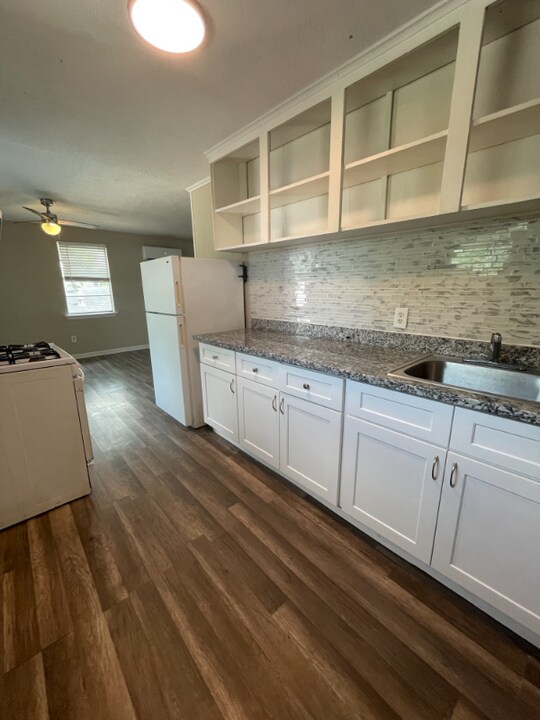 13433 Topeka St-Unit -4 in Houston, TX - Building Photo