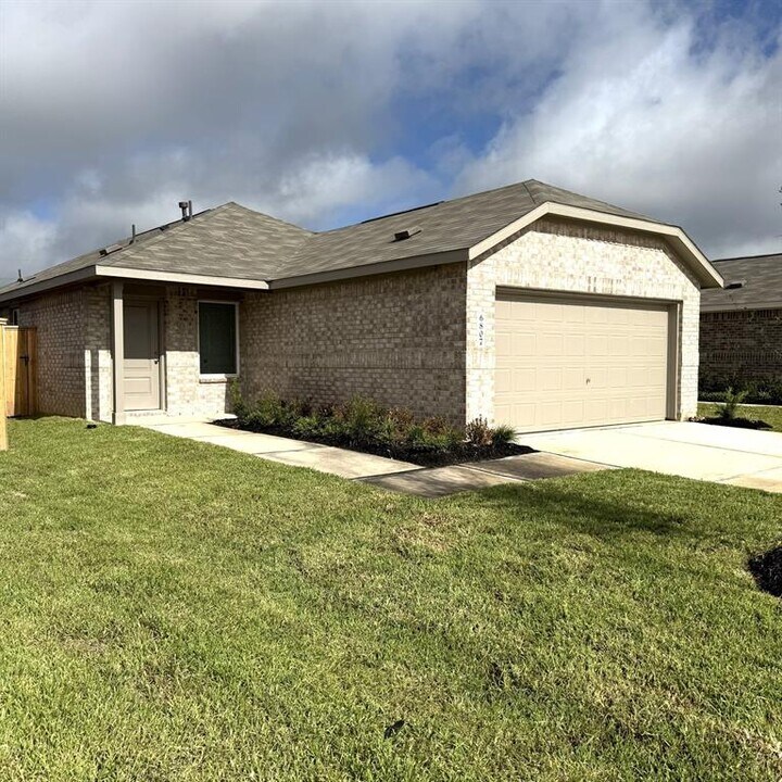 6807 Lantana Leaf Ln in Katy, TX - Building Photo