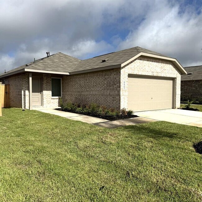 property at 6807 Lantana Leaf Ln