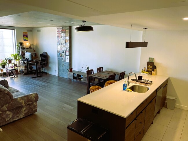 property at 380 De La Couronne Rue