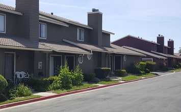 West View in Avenal, CA - Building Photo - Building Photo
