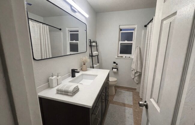 45436 12th St W in Lancaster, CA - Foto de edificio - Building Photo