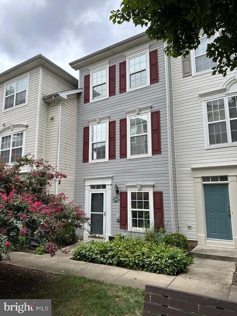 property at 21759 Dragons Green Square