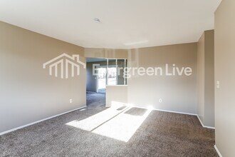 868 Liverpool Pl in Westerville, OH - Foto de edificio - Building Photo