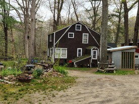 480 Maupas Rd N in Guilford, CT - Building Photo