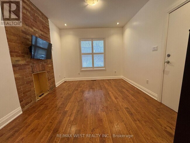 758 Gladstone Ave in Toronto, ON - Building Photo - Building Photo