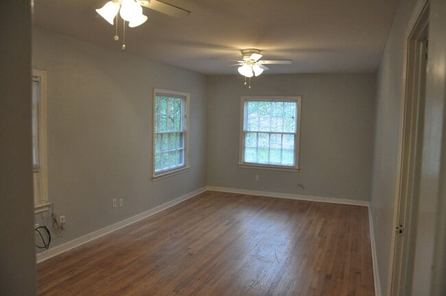 1027 Bellevue Pl in Jackson, MS - Building Photo - Building Photo