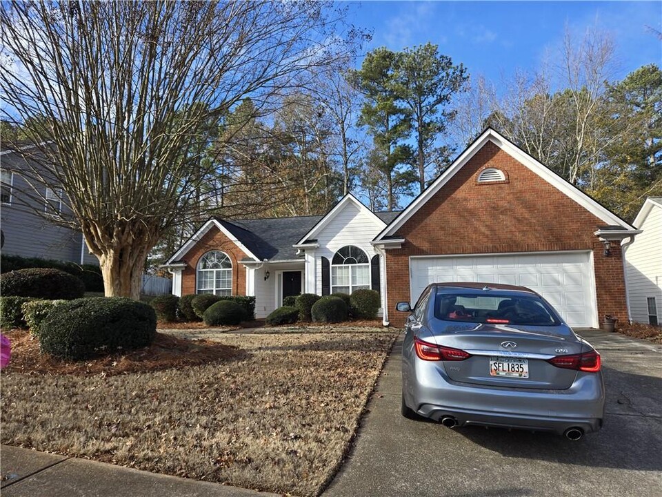 3580 Highland Bluff Dr in Suwanee, GA - Building Photo