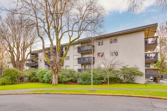 Elmwood Terrace in Victoria, BC - Building Photo - Building Photo