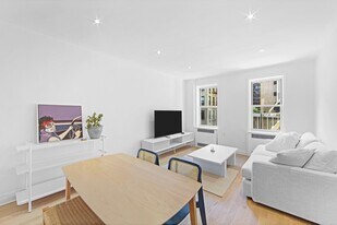 210-218 W 19th St in New York, NY - Building Photo