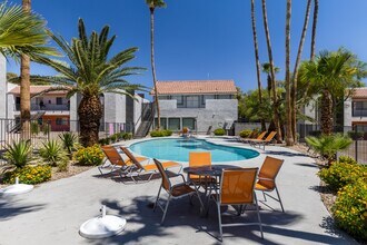 Intrigue Apartments in Las Vegas, NV - Foto de edificio - Building Photo