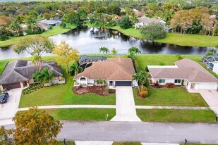 13947 Geranium Pl in Wellington, FL - Building Photo