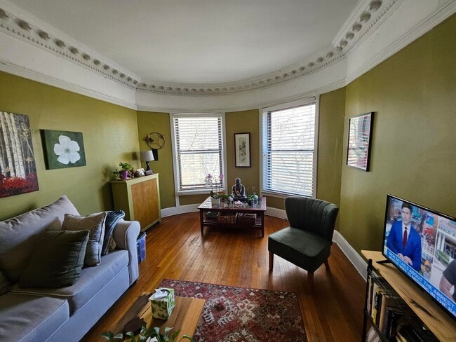 817 W Belle Plaine Ave in Chicago, IL - Building Photo - Building Photo