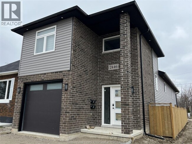 2446 McDougall St in Windsor, ON - Building Photo - Building Photo