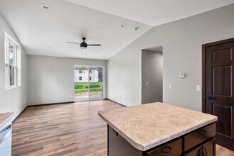 1253 W South Park Ave in Oshkosh, WI - Building Photo - Building Photo