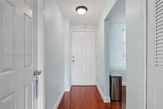 116 Royal Pk Dr in Oakland Park, FL - Building Photo - Building Photo