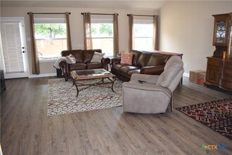 1645 Hidden Springs Path in Round Rock, TX - Foto de edificio - Building Photo