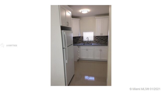 2128 Cleveland St-Unit -1 in Hollywood, FL - Building Photo - Building Photo