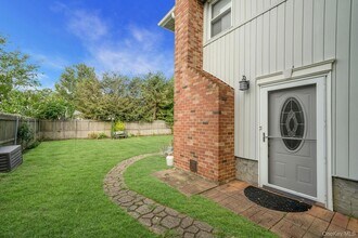 100 E 7th St in Deer Park, NY - Building Photo - Building Photo