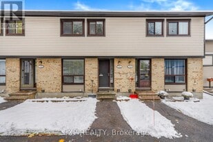 7824 Jeanne D'Arc Blvd N in Ottawa, ON - Building Photo