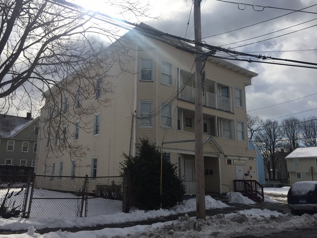 441-447 Gregory St in Bridgeport, CT - Foto de edificio - Building Photo