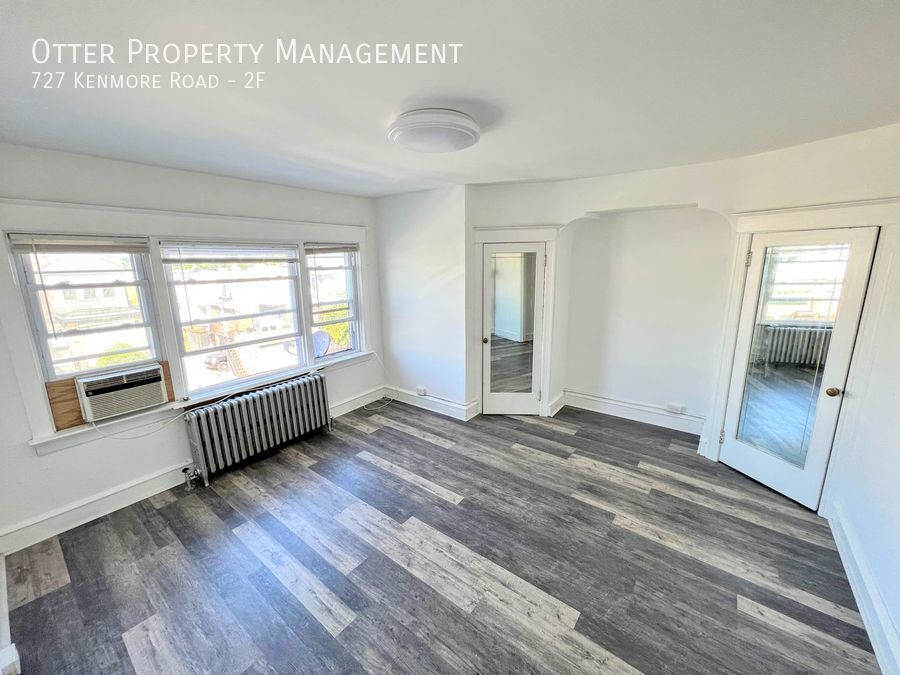 727 Kenmore Rd in Philadelphia, PA - Building Photo