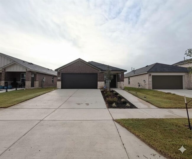 property at 424 NEW ALBANY Ln