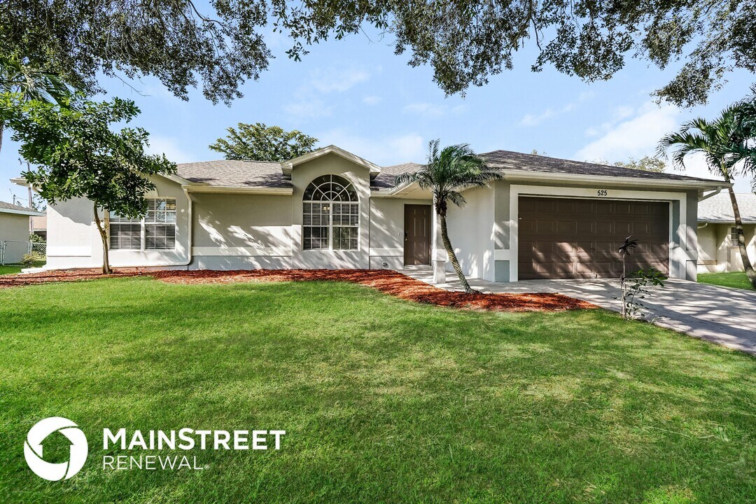 525 SW 23rd Terrace in Cape Coral, FL - Building Photo