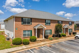 High Grove Apartments in Bonaire, GA - Building Photo