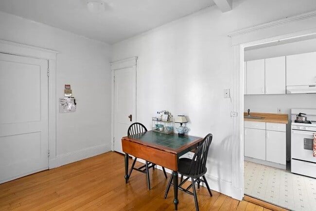 47 Park Vale Ave, Unit 1