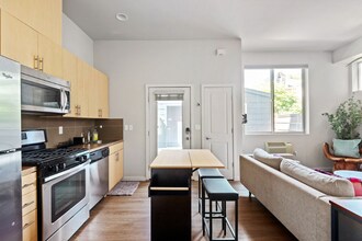 1607 NW Davis St in Portland, OR - Foto de edificio - Building Photo