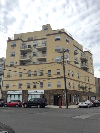 Ocean Terrace Apartments in Far Rockaway, NY - Building Photo