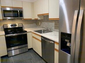 7430 John F. Kennedy Blvd-Unit -202 in North Bergen, NJ - Foto de edificio - Building Photo
