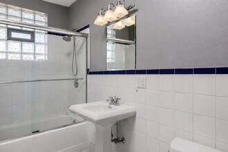 1901 W Fletcher St in Chicago, IL - Building Photo - Building Photo