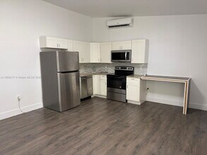 1330 NE 133rd St in North Miami, FL - Building Photo - Building Photo