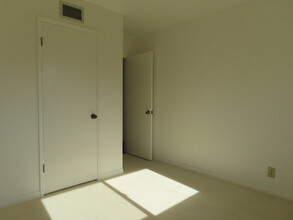 830 E Tularosa Ave in Orange, CA - Building Photo - Building Photo