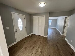 5343 S Linwood Ave in Indianapolis, IN - Building Photo - Building Photo