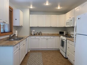 6186 Chia Ave in Twentynine Palms, CA - Building Photo - Building Photo