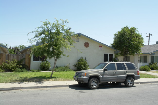 293-297 E 9th St in Merced, CA - Building Photo - Building Photo