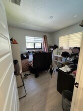 10231 Dolphin Rd in Cutler Bay, FL - Building Photo - Building Photo