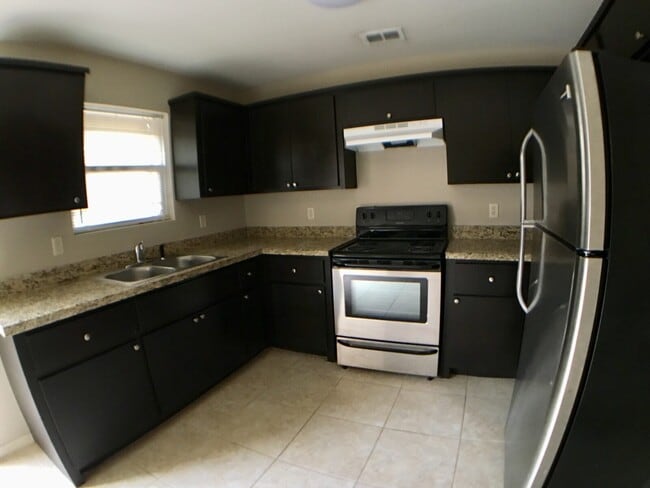 4722 N Dogwood St, Unit 4, Unit 4