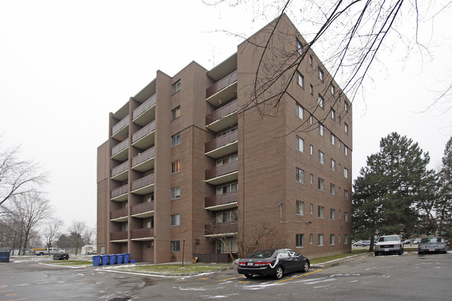 1219 Dundas St W in Mississauga, ON - Building Photo - Building Photo