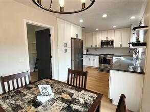 8705 Villa Ridge Dr in Las Vegas, NV - Building Photo - Building Photo