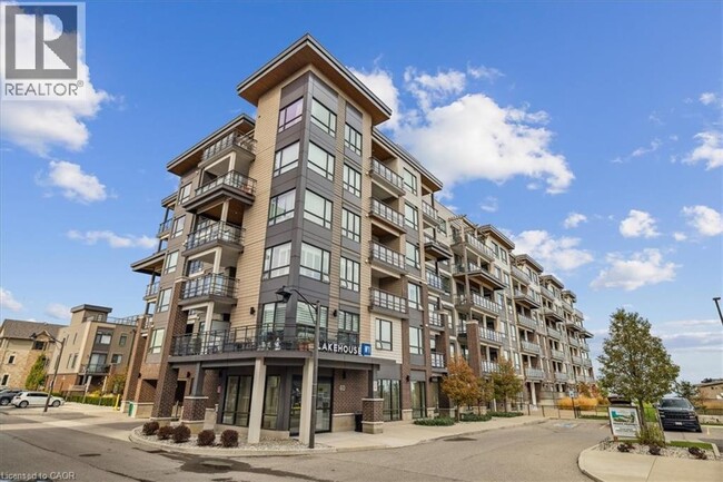 property at 40 Esplanade Ln