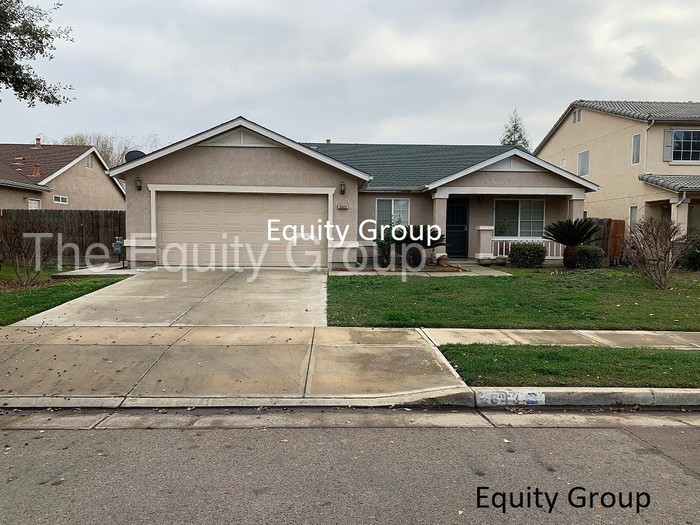 2843 W Brooke Ave in Visalia, CA - Foto de edificio