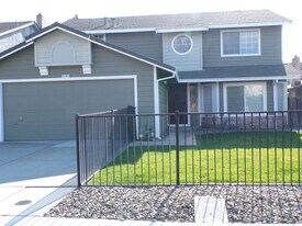 3408 Setrok Dr in Modesto, CA - Building Photo