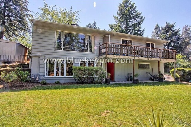 property at 2952 SW Huber St